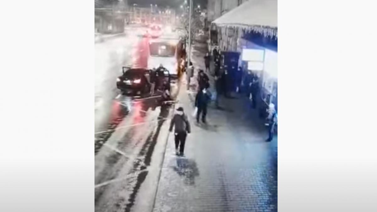 o tanara in varsta de 15 ani rapita de pe o strada din cluj napoca politistii au retinut trei barbati