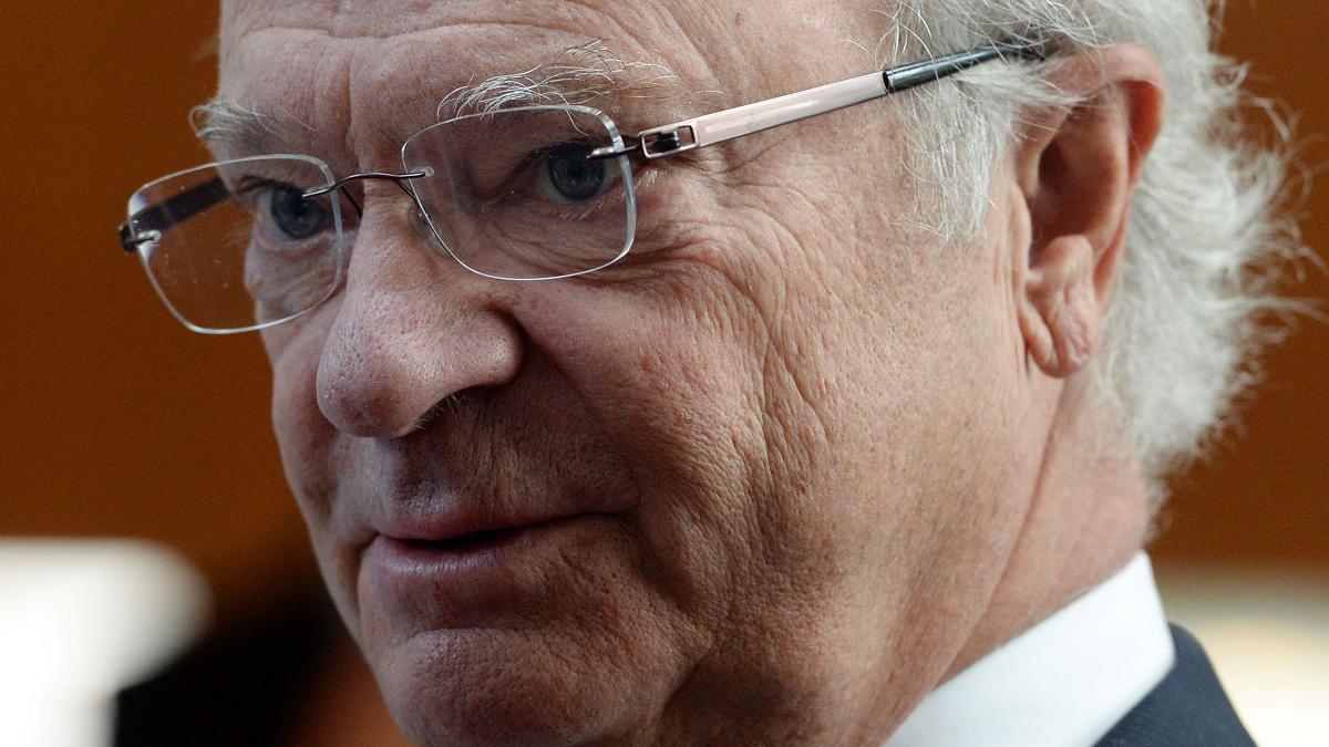 „Close, but not Klaus enough!” Și Regele Carl al XVI-lea Gustaf al Suediei s-a vaccinat împotriva COVID-19