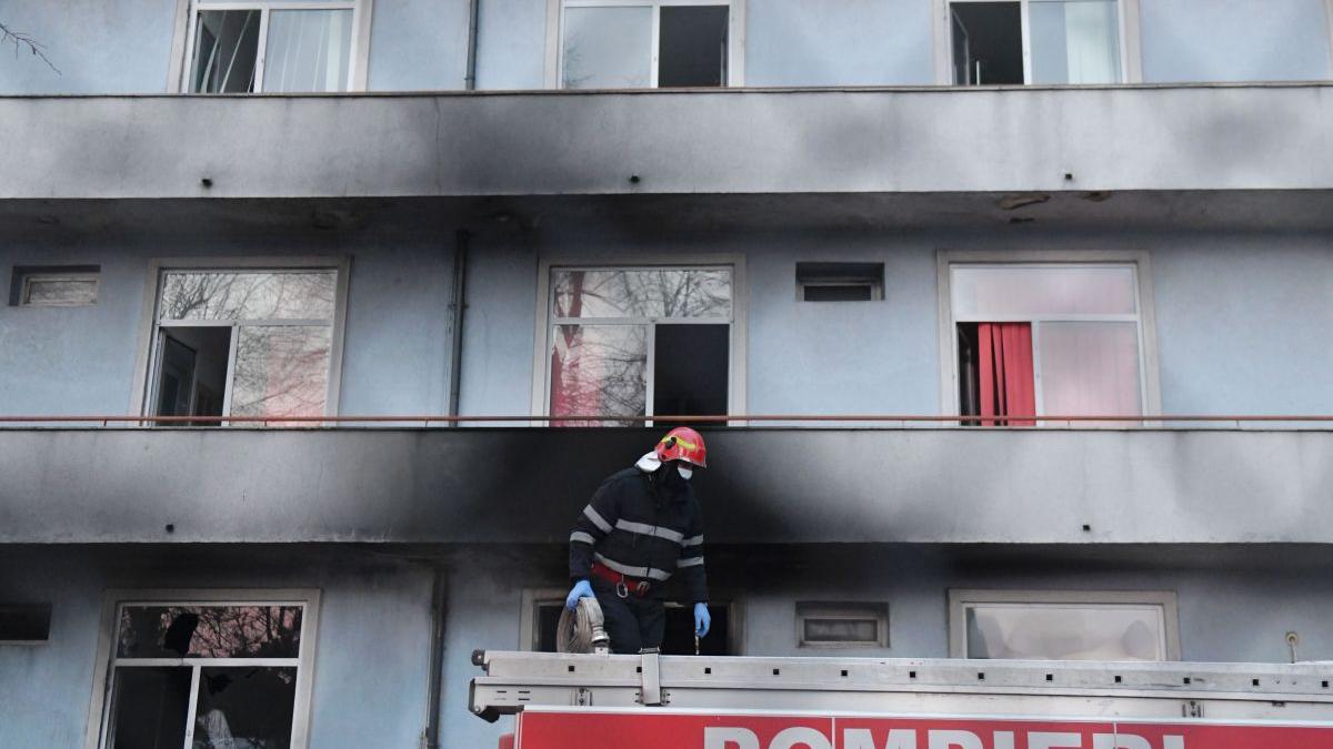 UPDATE Incendiu puternic la Institutul Matei Balș. Trei bărbați și două femei au murit. Au fost identificate cele cinci victime