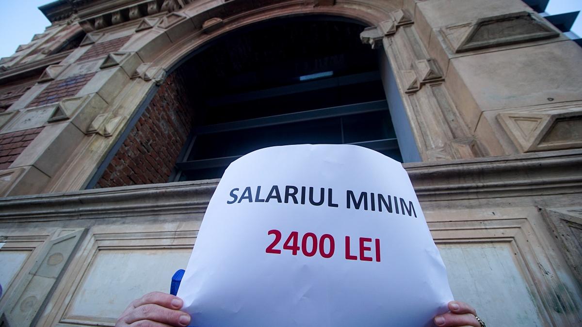 VIDEO: Protest la Ministerul Finanțelor. Oamenii cer SALARII și PENSII decente
