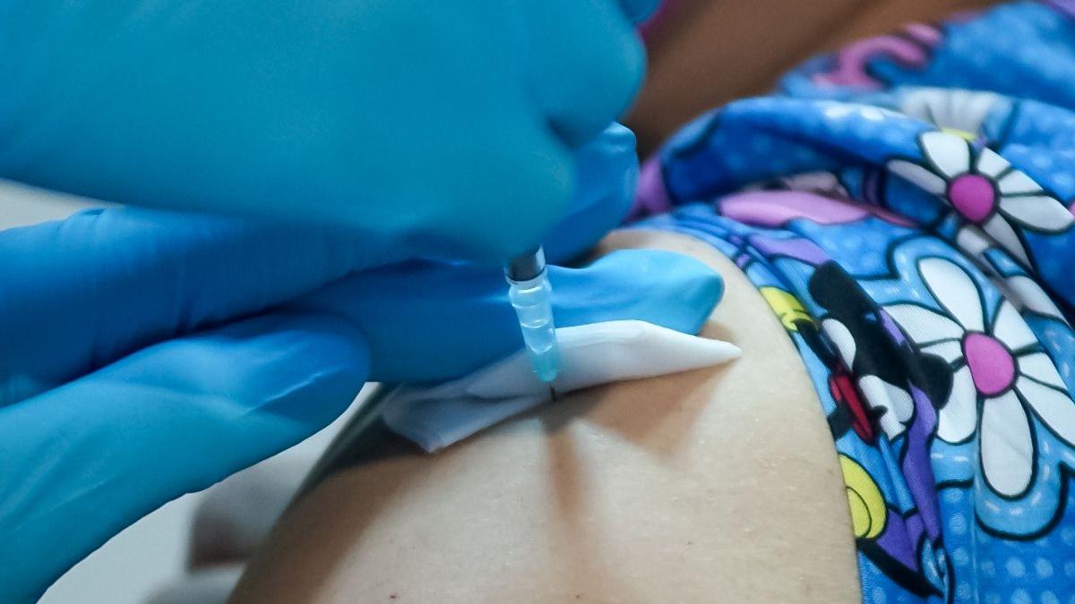 Vaccinarea în România: 30.598 doze de vaccin Pfizer și 4.428 de doze de vaccin Moderna administrate în ultimele 24 de ore. În total, 661.062 de români au fost vaccinați