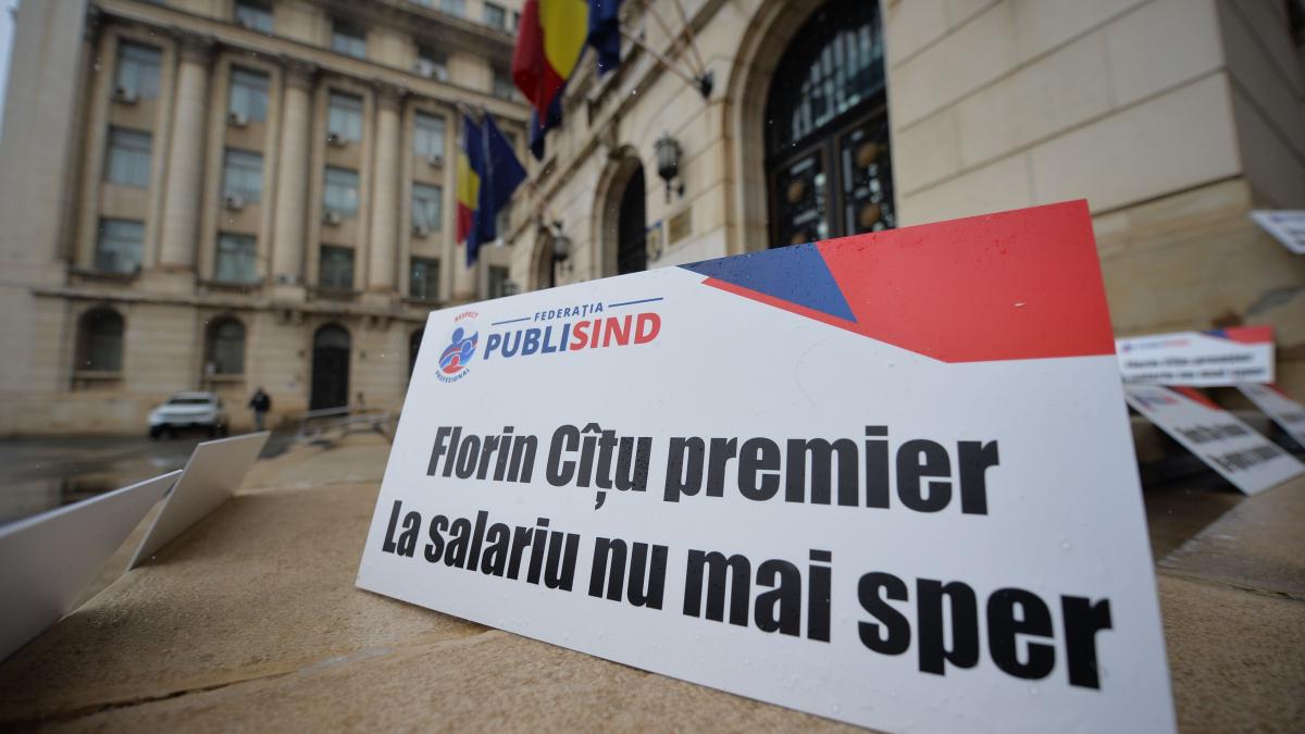 Un nou protest al polițiștilor la Administrația Prezidențială. Publisind: Măsurile de austeritate impuse de Guvernul Cîțu reprezintă ultima soluție