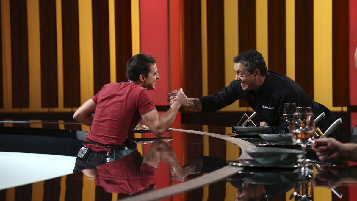 Chefi la cuțite – lider de audiență  Chef Sorin Bontea și-a ales cuțitul de aur