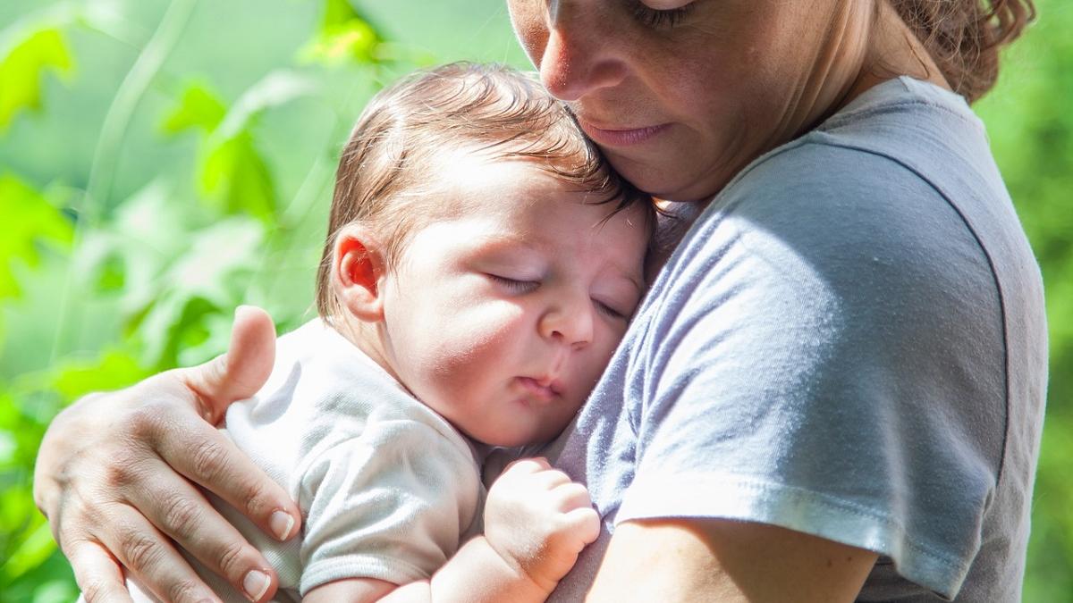 Vaccinarea anti COVID-19 femeilor însărcinate oferă protecție bebelușilor