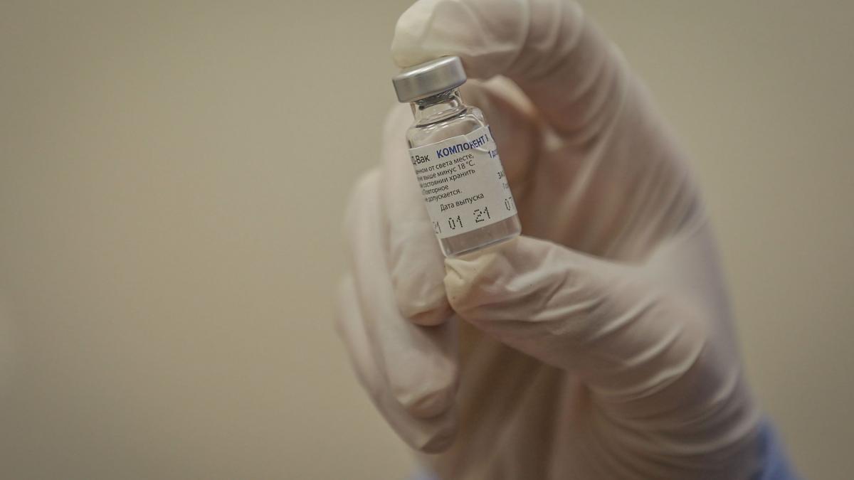 Filipine aprobă administrarea vaccinului rusesc Sputnik V