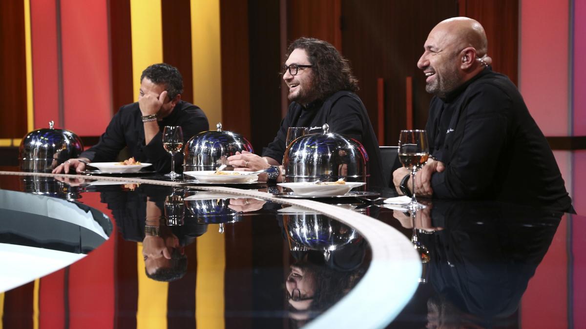 Chefi la cuțite, lider de audiență! Antonia și Alex Velea au primit trei cuțite cu un meniu indian