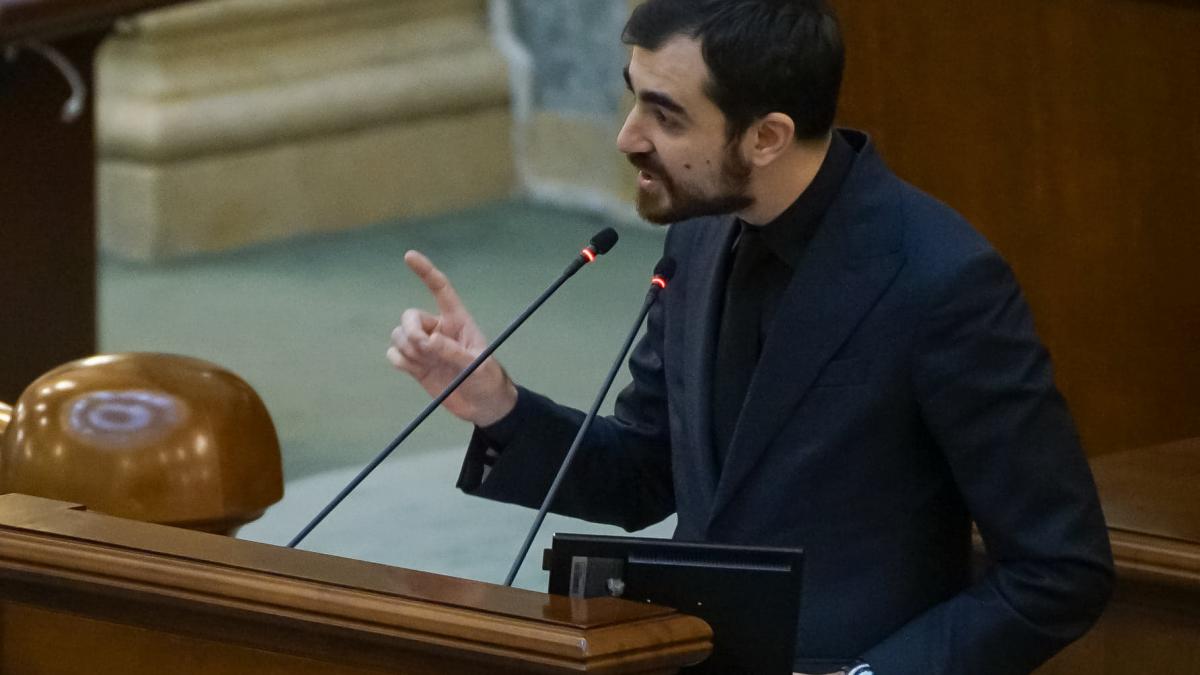 Năsui: „Un pas înainte, doi pași înapoi în lupta contra birocrației”