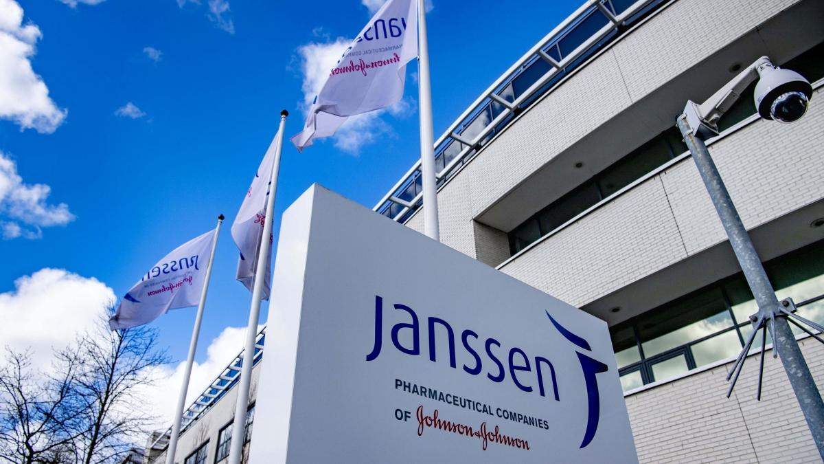 Johnson &amp; Johnson începe livrările de vaccin COVID-19 către Uniunea Europeană