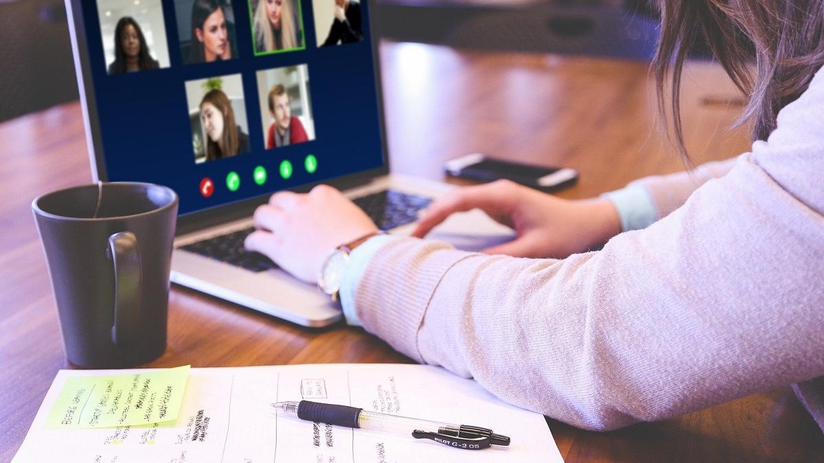 ANCOM: Traficul de internet pe rețele fixe a crescut cu 51% în 2020