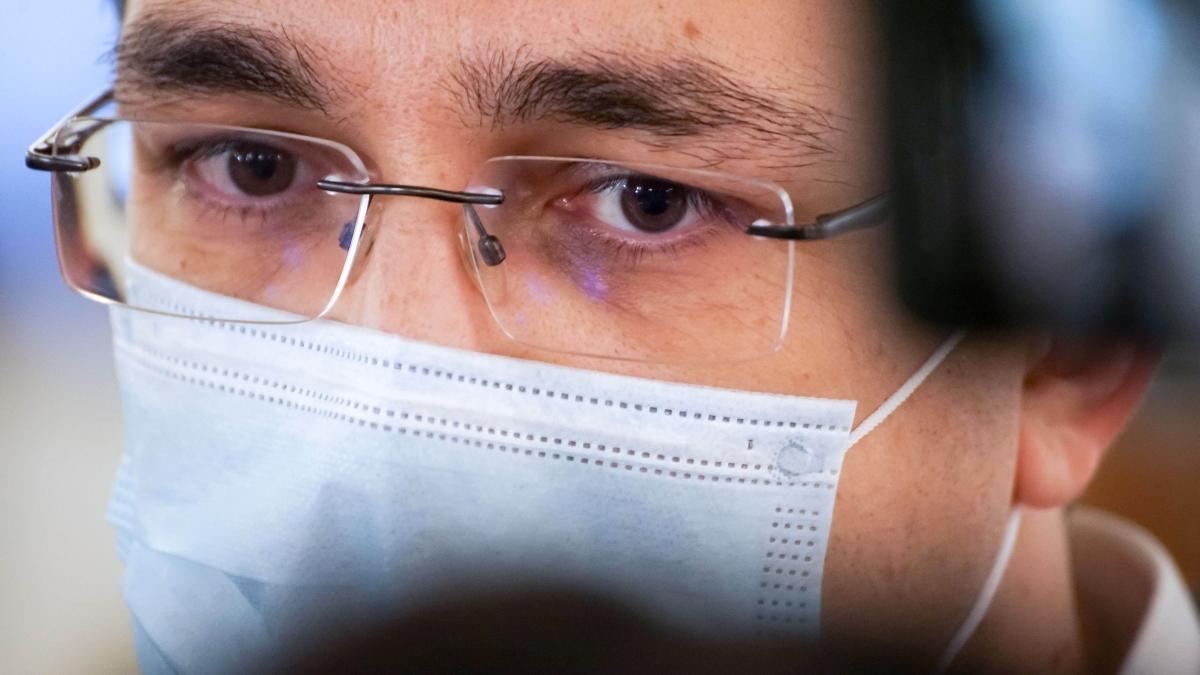 Vlad Voiculescu: Nu există un singur loc în Sănătate care să nu fi fost afectat de politizare