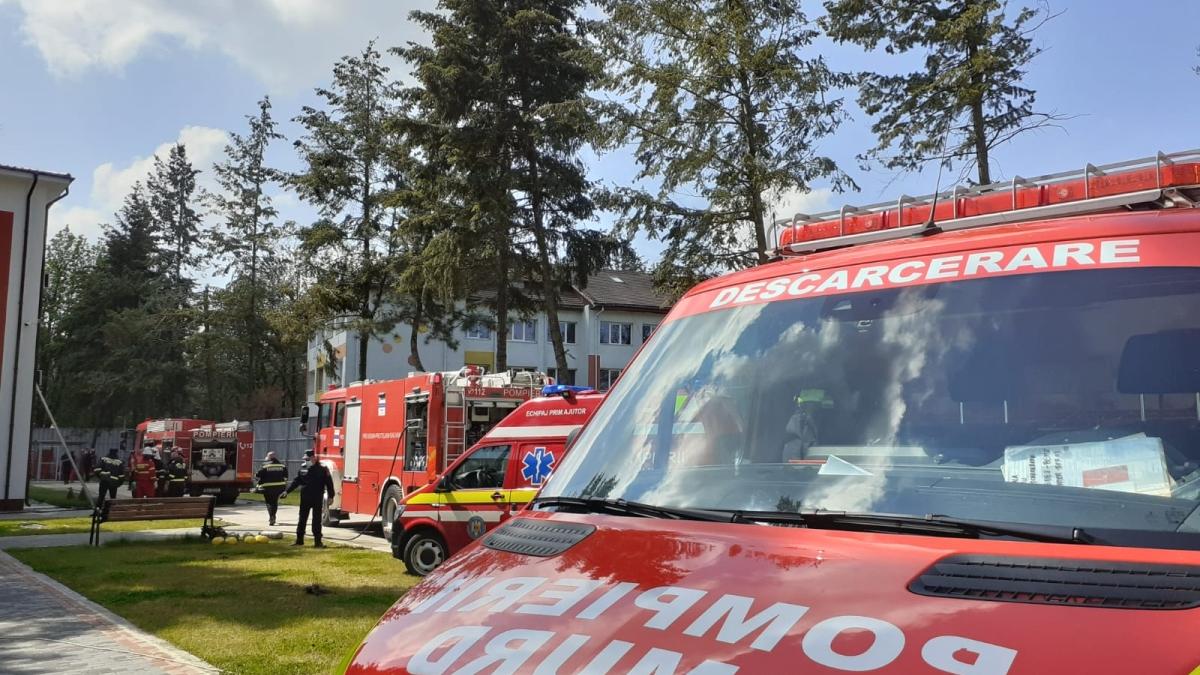 UPDATE. Incendiu la Secția de Psihiatrie a Spitalului din Slatina. Circa 40 de pacienți evacuați 