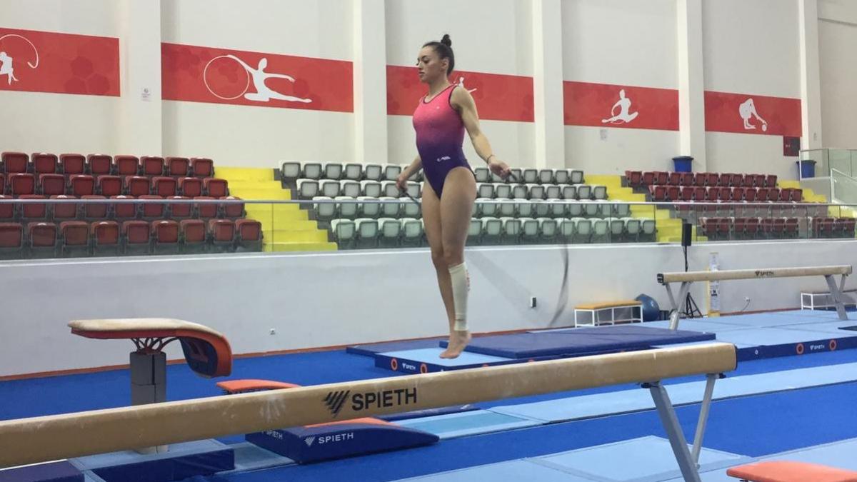Activitatea lotului feminin de gimnastică de la Deva, restructurată