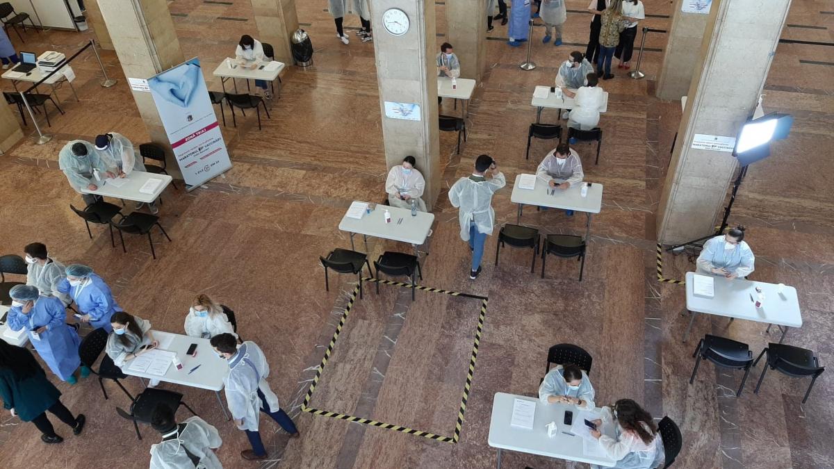 Peste 2.000 de oameni, vaccinați la maratonul din București. Gheorghiță: Am vaccinat 56 de persoane