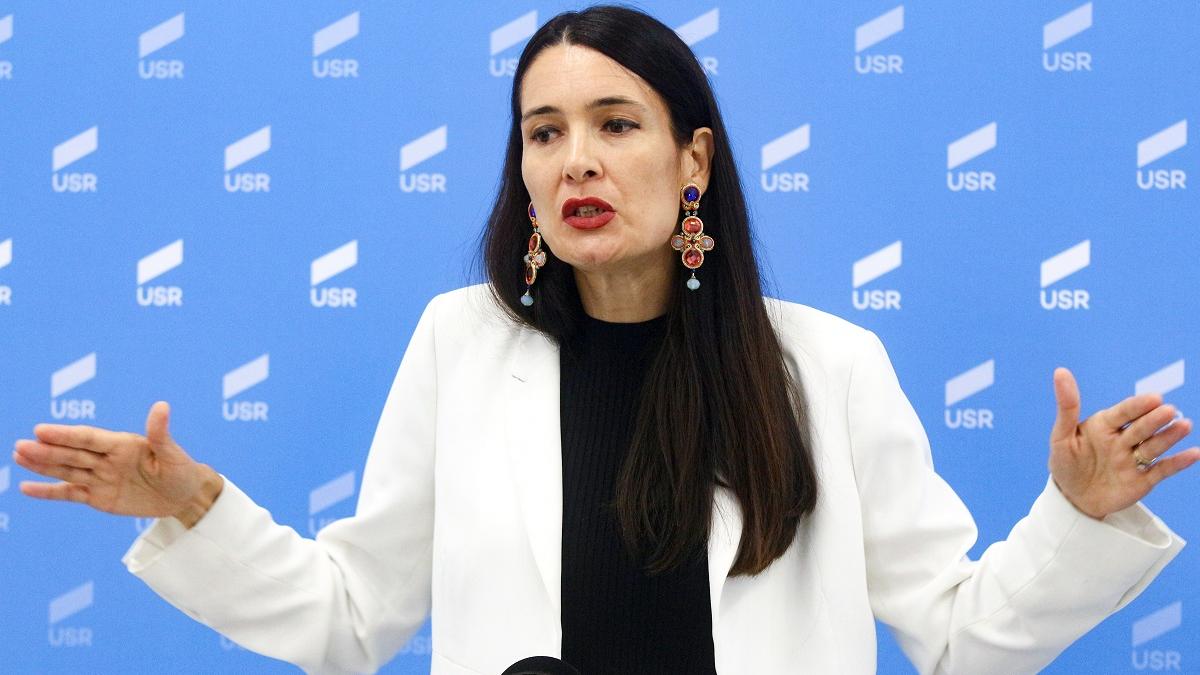Clotilde Armand: Un angajat al Primăriei folosește 100 de coli A4 pe zi. Vom digitaliza instituția