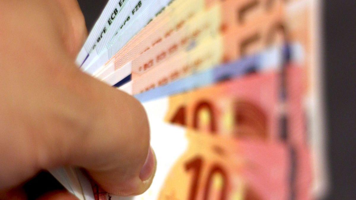 Coordonator zonal din cadrul RAR, bănuit că a luat mită de la un inspector tehnic