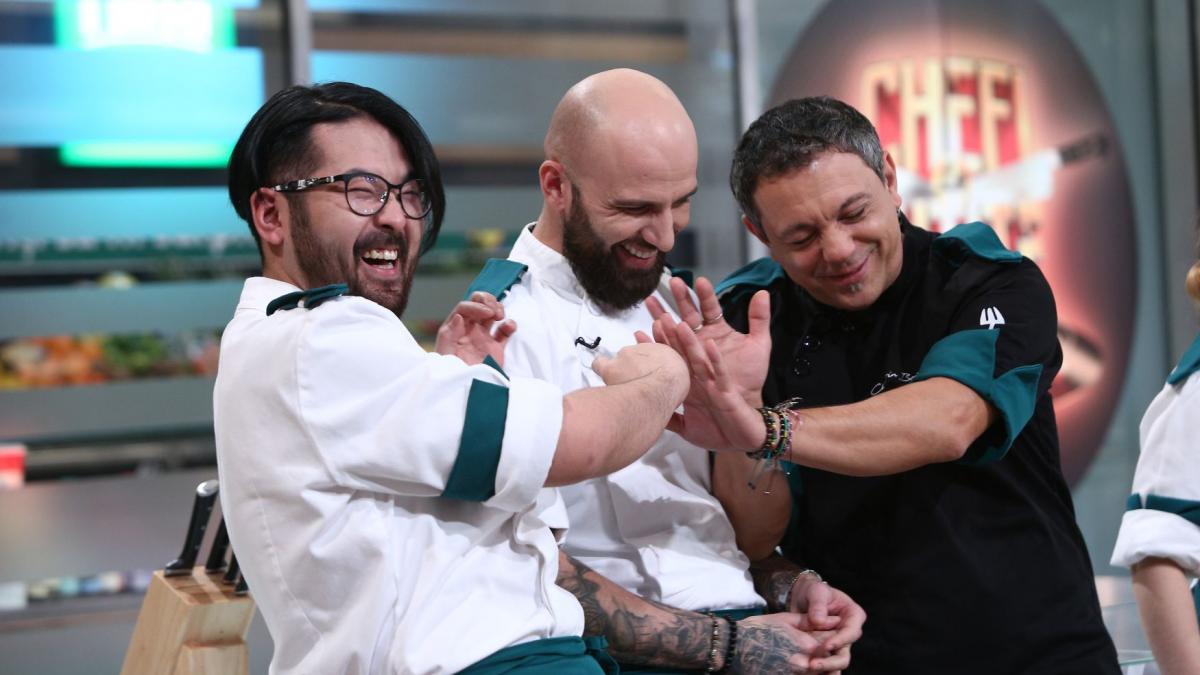 Echipa verde a pierdut încă un bucătar în sezonul 9  Hit-ul chefilor Bontea, Dumitrescu și Scărlătescu,  temă culinară la Chefi la cuțite