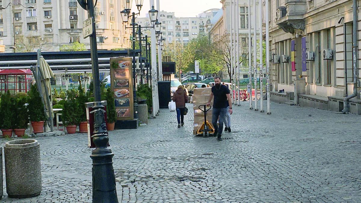 Centrul Vechi așteaptă EURO cu bere, mici și „Cade tencuiala”