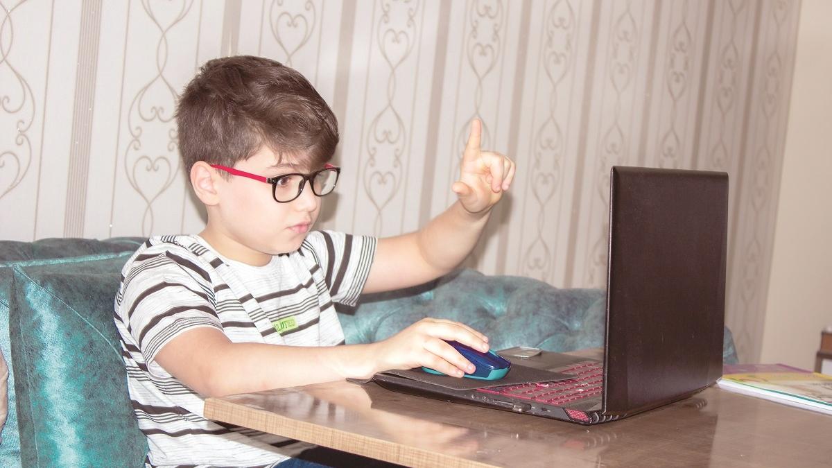 67% dintre părinții angajați au constatat stări de frustrare și anxietate la copii în timpul pandemiei
