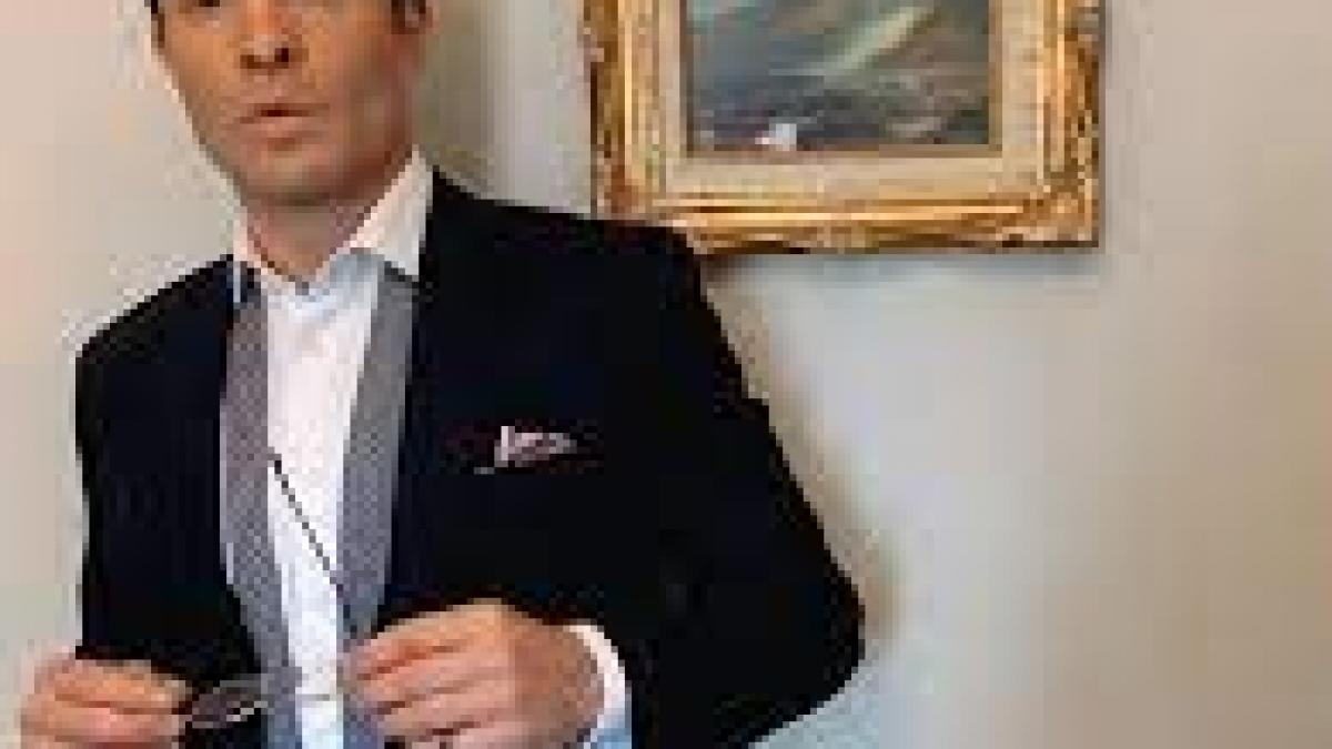 Actorul Ed Westwick, cunoscut pentru rolul Chuck Bass din Gossip Girl, vine la Bucureşti