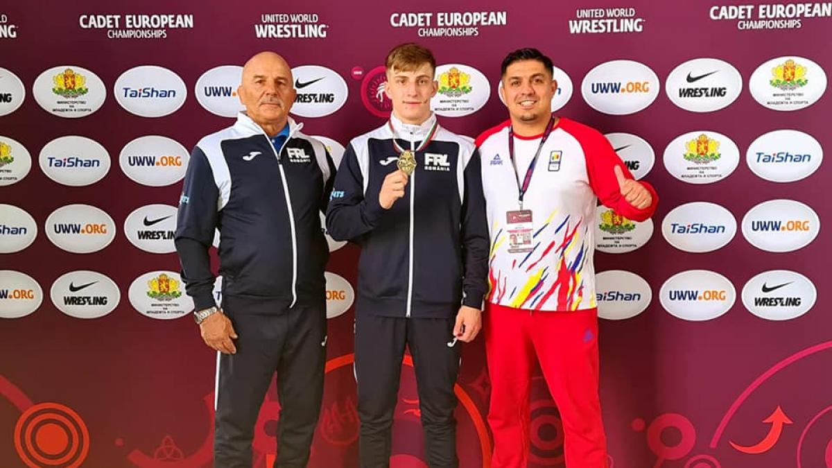 Lupte greco-romane. România a cucerit patru medalii la Europenele de cadeți