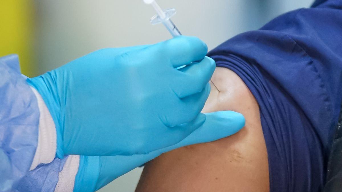Numeroși oameni s-au vaccinat anti-COVID, de Rusalii, în Biserica Neagră din Brașov