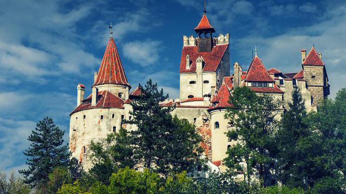 Cinci ambasadori ai unor ţări din Asia, în vizită la Castelul Corvinilor
