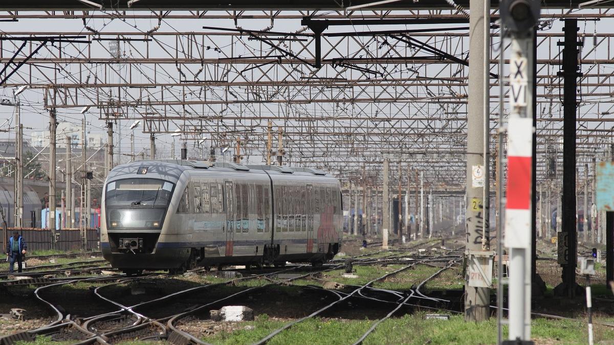 Sindicaliştii din transportul feroviar protestează marţi în faţa Ministerului Transporturilor