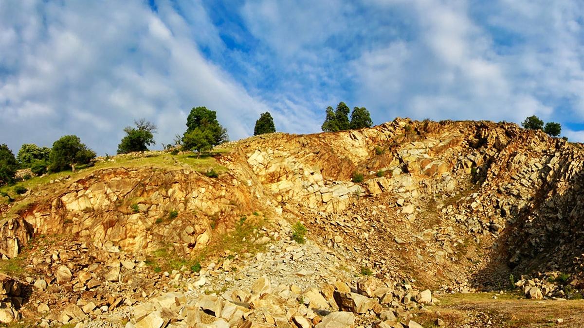 APM Tulcea vrea minerit cu explozibil în situl Natura 2000-Munții Măcin