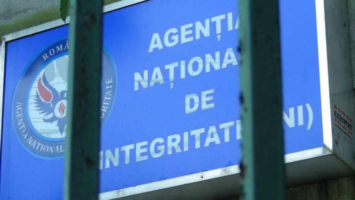  Trei primari de la două partide, acuzați că și-au ajutat rudele să obțină foloase, votând sau emițând acte în folosul acestora