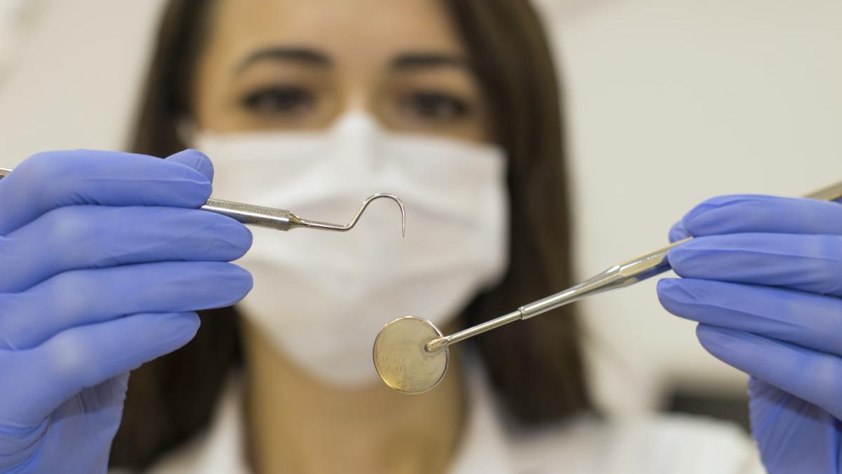Vizita la dentist după pandemie: ce s-a schimbat la felul în care decurg tratamentele orale