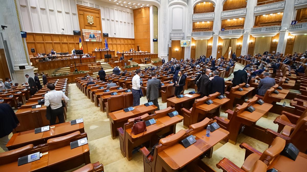 Lider PSD și alți 10 membri ai familiei, printre care și soția sa însărcinată, infectați cu noul coronavirus. „Are COVID în acest moment. Valul 4. Este altă tulpină, categoric”