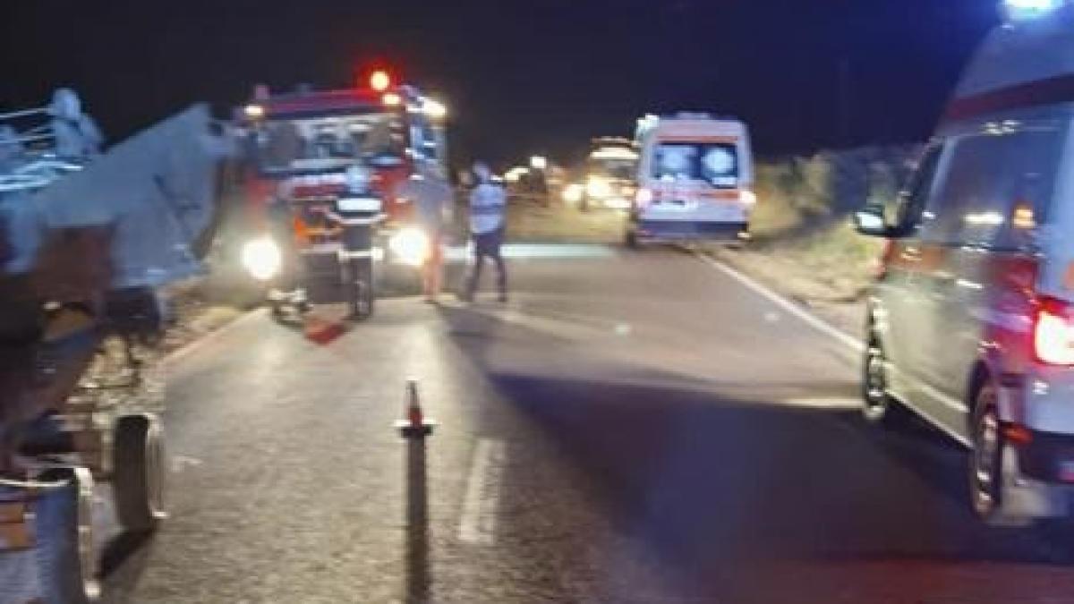 Accident grav în Teleorman. Două persoane au murit, alte 6, dintre care 5 copii, sunt rănite. A fost activat Planul Roșu de Intervenție
