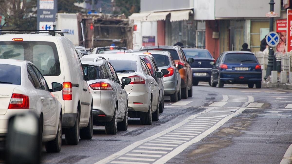 Maşinile secondhand domină în continuarea piaţa auto din România