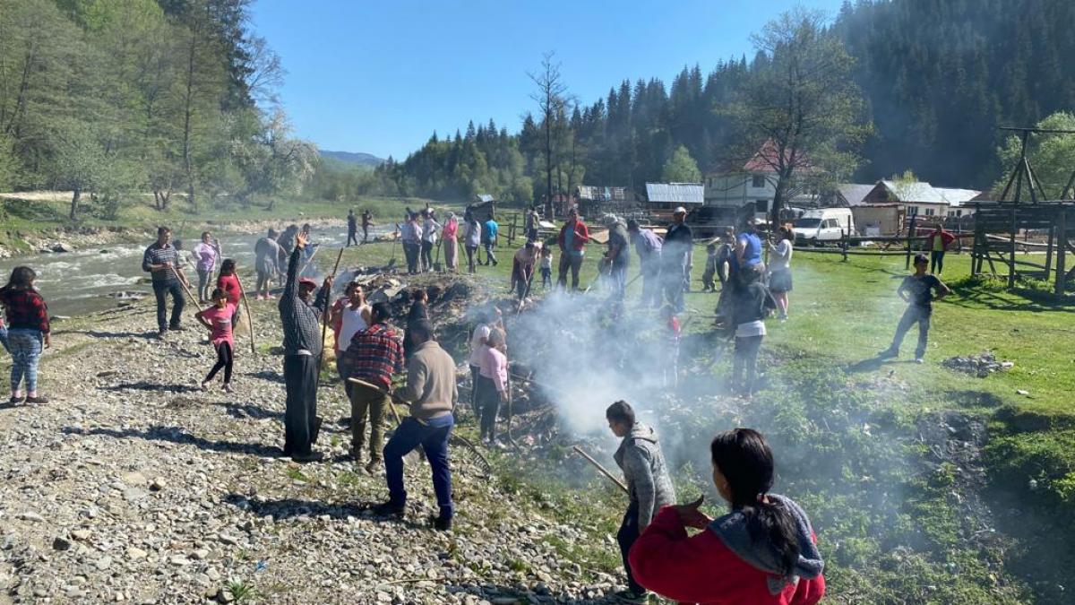 Locul în care calul a fugit jumătate de sat cu ursul în spate 
