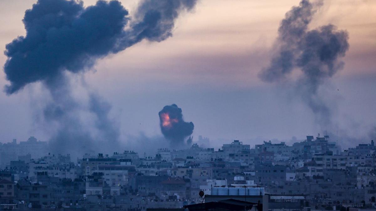 Israelul a atacat poziţii din Fâşia Gaza, după violenţe produse la graniţă,soldate cu zeci de răniţi