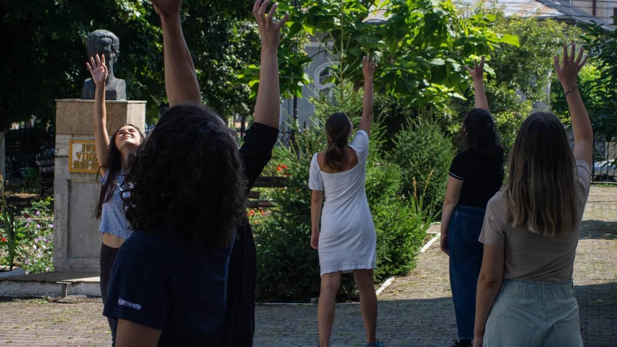 Atelierele de storytelling din Generații – moștenirea tăcută: o călătorie de descoperire a amintirilor noastre de familie prin povești