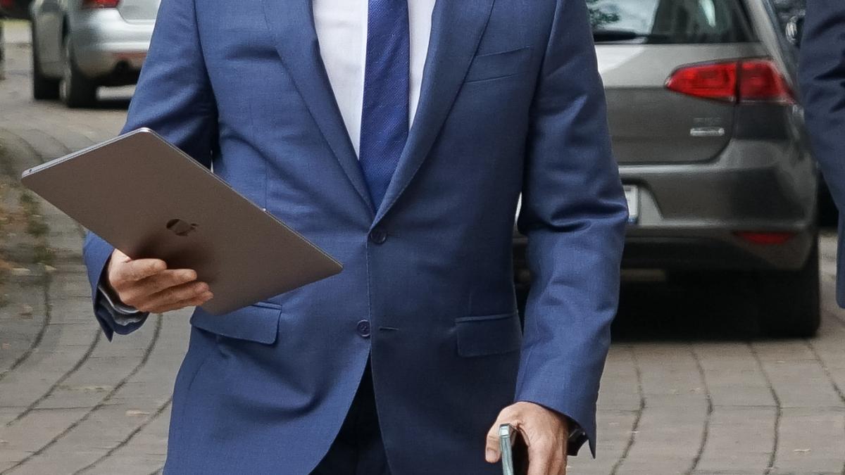 Cum să te lauzi cu cea mai mare creştere economică, dar să plăteşti cele mai mari dobânzi din UE