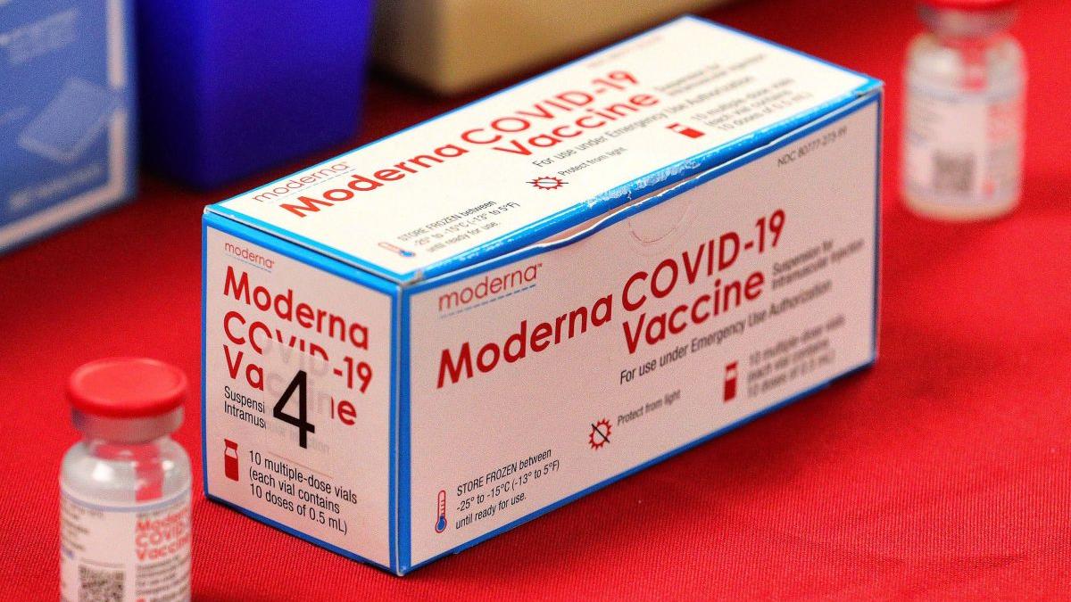 Pericolul din vaccinul anti COVD-19 produs de Moderna. Peste 1,6 milioane de doze au fost carantinate