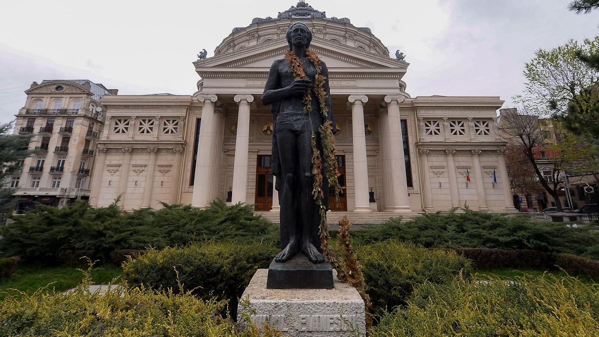 Cristoiu: Sărmanul Eminescu! Caractere tari în Presa vremii sale? Caractere tari în Presa de azi? !