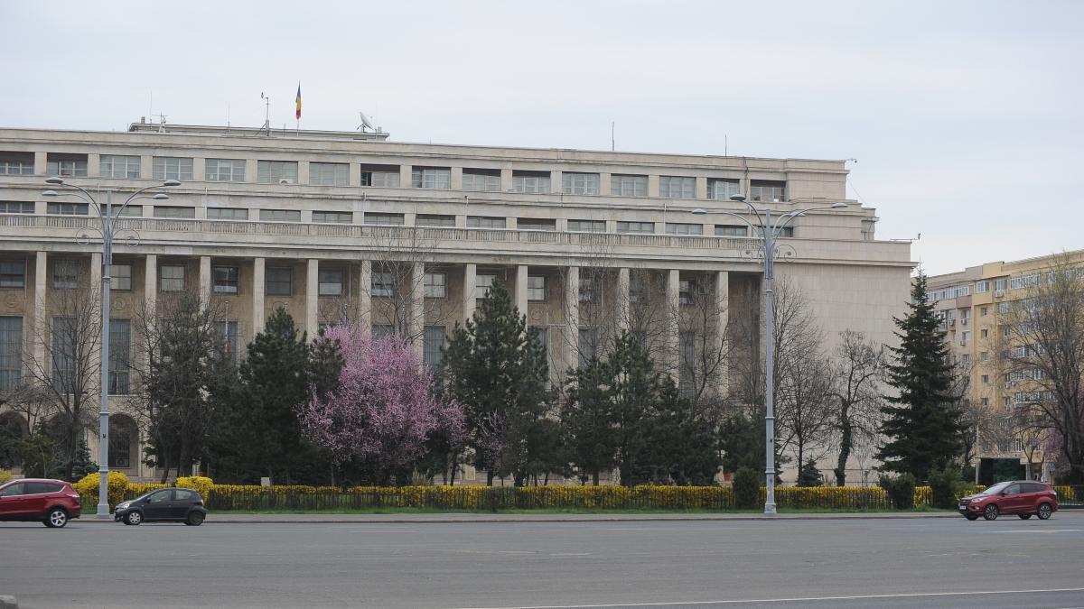 Fost judecător: Premierul poate fi acuzat de abuz în serviciu pentru că nu a propus un ministru plin la Ministerul Justiției