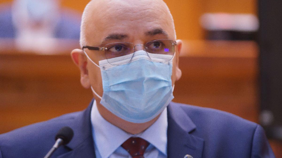 Arafat: Trebuie oprit microfonul tuturor celor care le spun oamenilor să nu se vaccineze