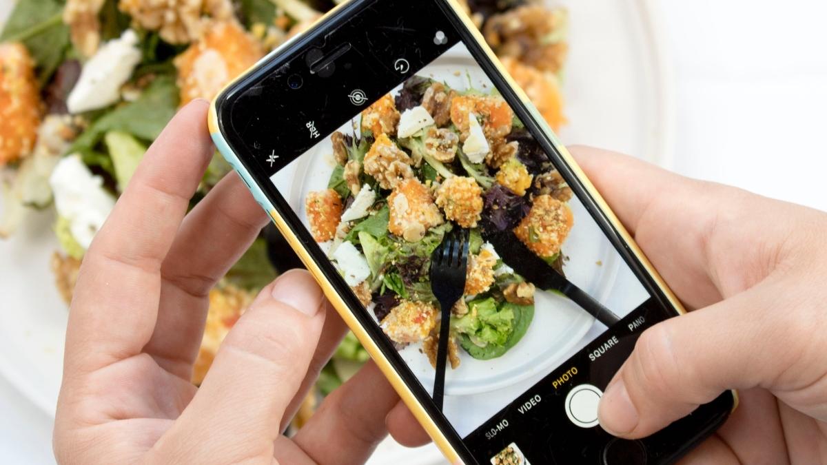 Ce au în comun pozele cu mâncarea pe Instagram şi creşterea în greutate? - studiu