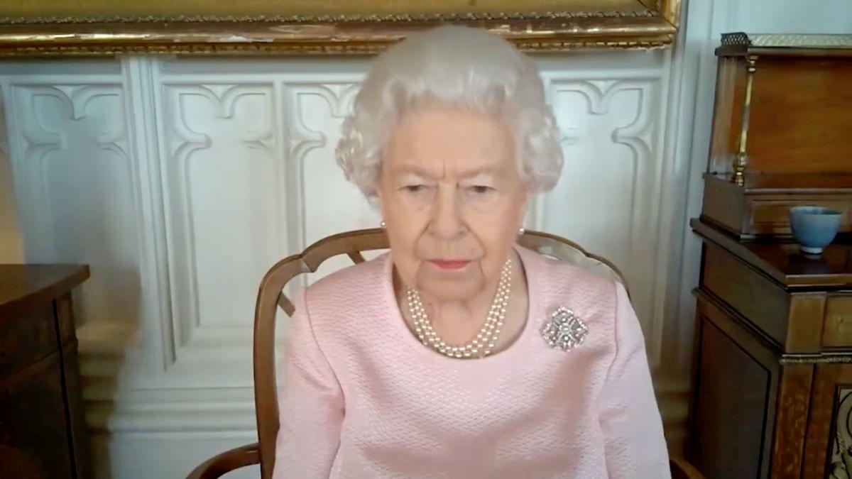 Regina Elisabeta a II-a, sfătuită să se odihnească încă două săptămâni