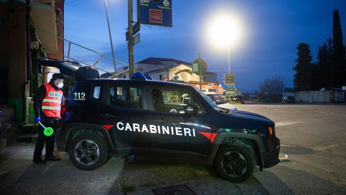 O maşină parcată timp de 47 de ani în acelaşi loc devine atracție turistică în Italia