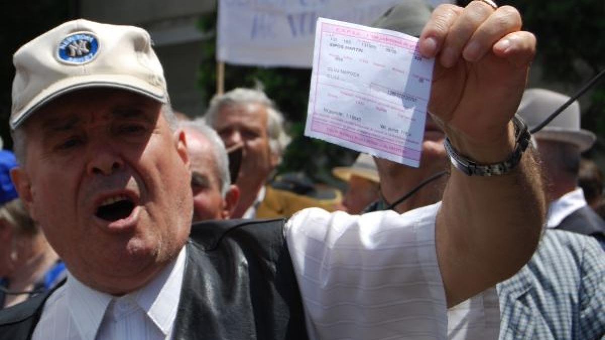 Pensionarii ies în stradă. Se anunţă protest joi la sediul Ministerului Muncii şi al Preşedinţiei României