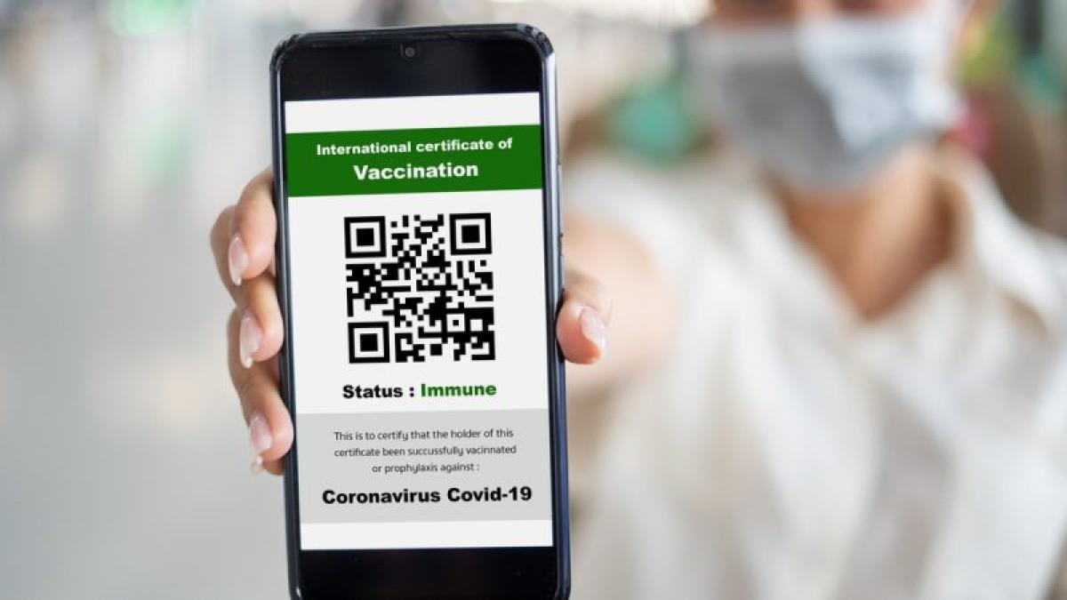 Doi cetăţeni spanioli cu certificate digitale de vaccinare false, găsiți la Aeroportul Otopeni