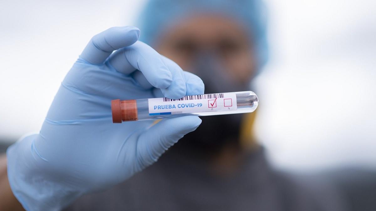 Bilanț COVID-19: Infecțiile noi continuă să scadă. Număr MARE de decese. Sute de copii internați