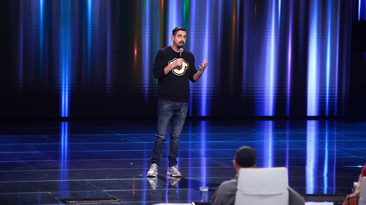 Cosmin Natanticu face roast la iUmor: ”Mi-am pierdut tinerețea în Asia Express!”