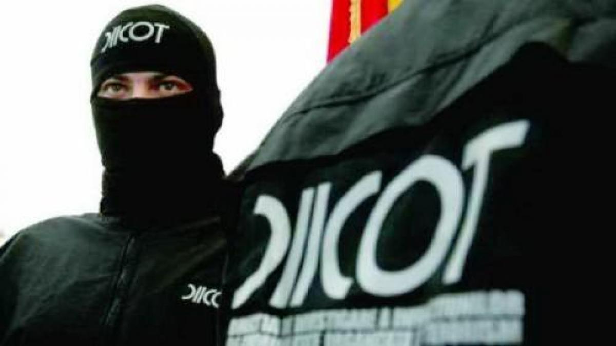 Acțiune de amploare a DIICOT Giurgiu. Audieri și percheziții într-un dosar de proxenetism de tip loverboy