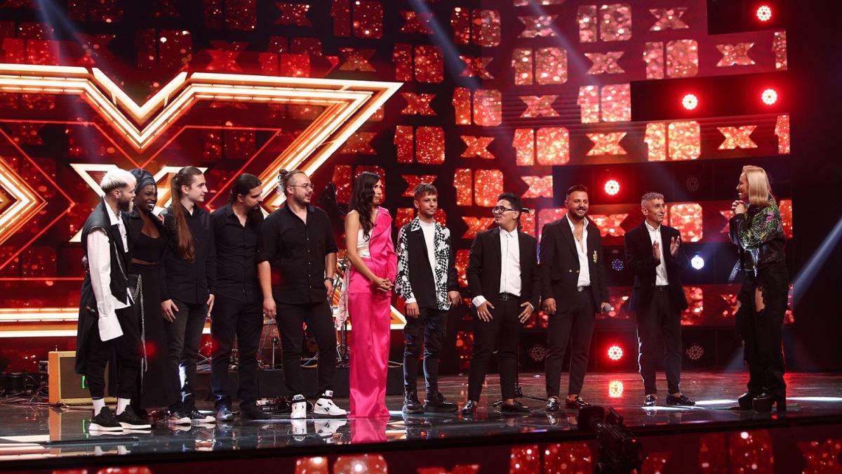 The Jazzy Jo Experience, Omajii și Raze de lună merg mai departe în Battle-urile X Factor
